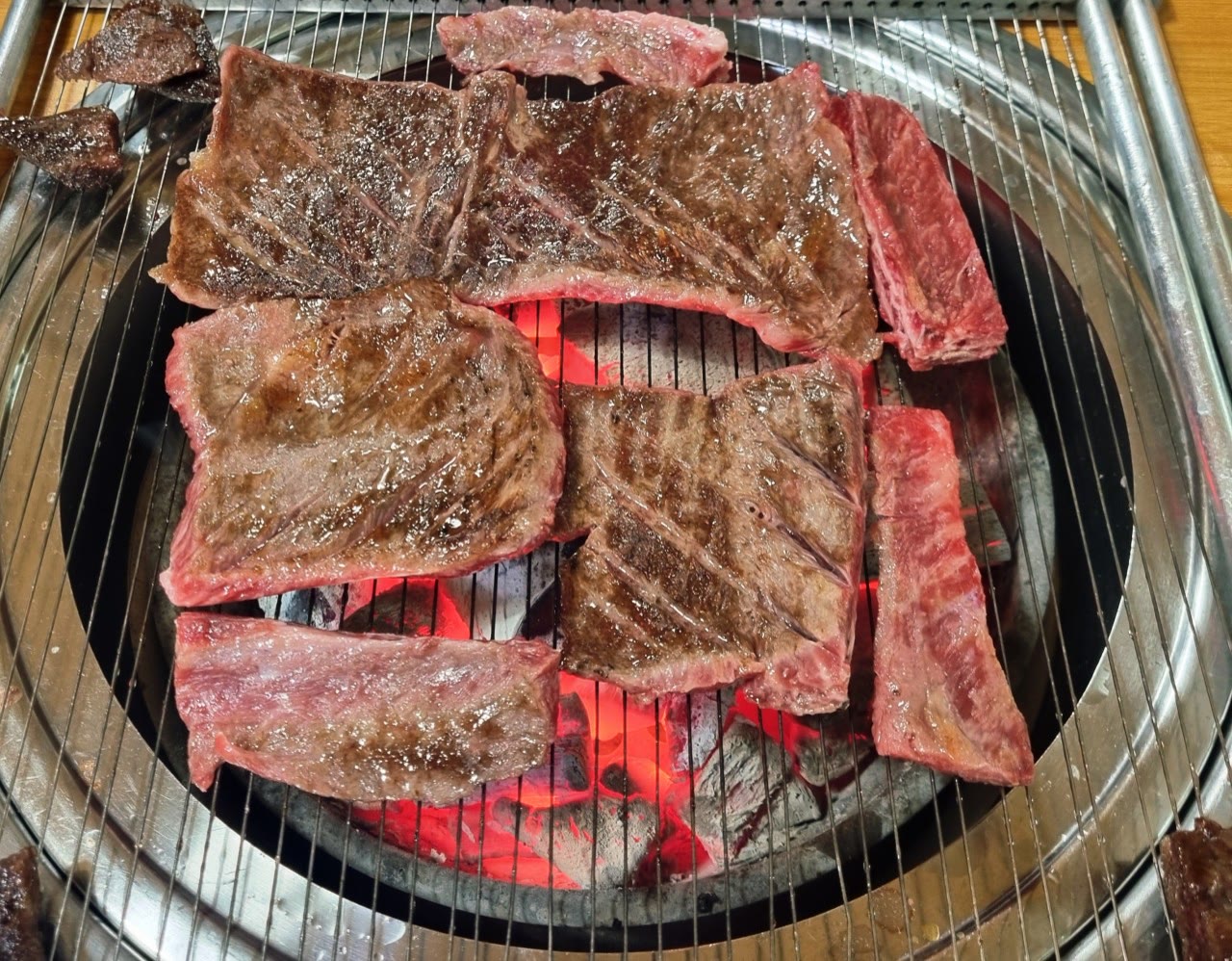 불판 위 갈비