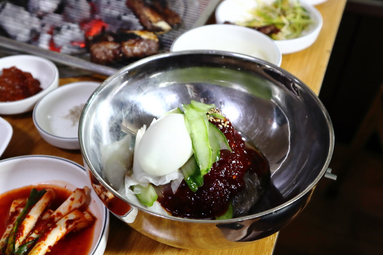 물냉면